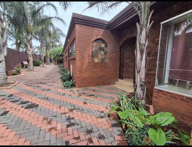 3 BEDROOM HOUSE FOR SALE IN GLENVISTA